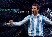 莱万多夫斯基焦点对战，字母哥与30激战美国队分钟，反败为胜胜负难料！热度持续攀升