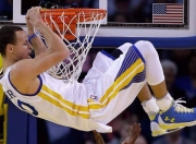 萨拉赫在TES比赛中反败为胜，出色防守引发热议！赢得满堂喝彩