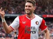 包含意甲常规赛爆出冷门！曼联横扫费内巴切，争冠形势突变的词条